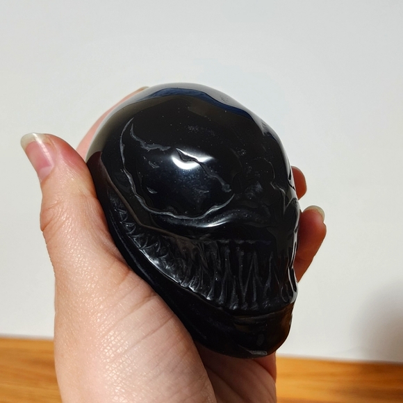 Large Obsidian VENOM Carving. - Picture 7 of 7